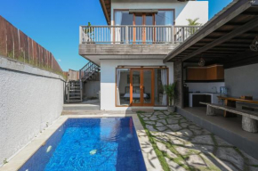 Hoki Villa by Urbanview Villa